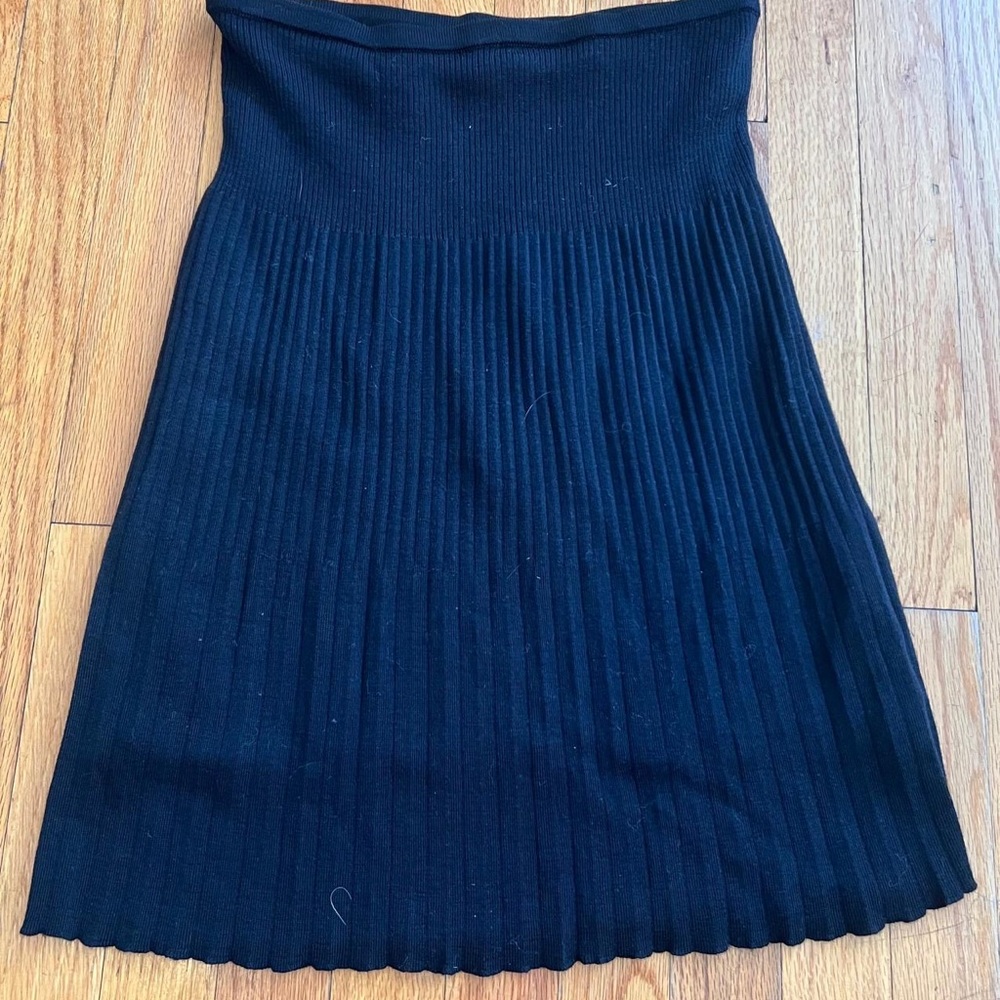 Elegant Black Pleated Skirt